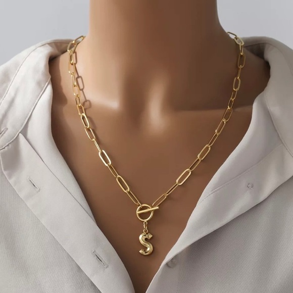 Paperclip Chain Gold Initial Letter Necklace Charm O - Picture 2 of 2